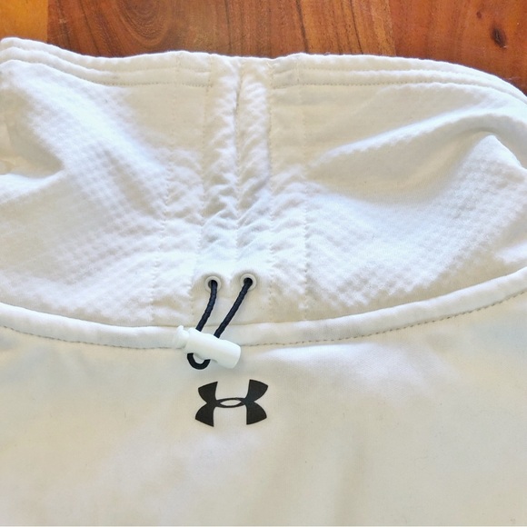 Under Amour White Athleisure Sleeveless Vest Tank Top Active Wear Sports Wear. - Picture 4 of 15